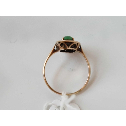 515 - A jade ring 14ct gold size Q  2.4 gms