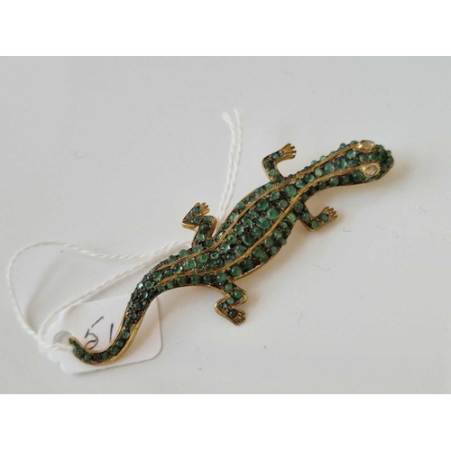 519 - A LIZARD BROOCH WITH CABOCHON EMERALDS AND DIAMOND EYES 14CT GOLD 7.2 GMS