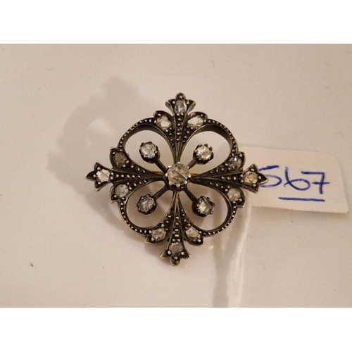 567 - A GOOD QUALITY GOLD DIAMOND BROOCH 6.6 GMS