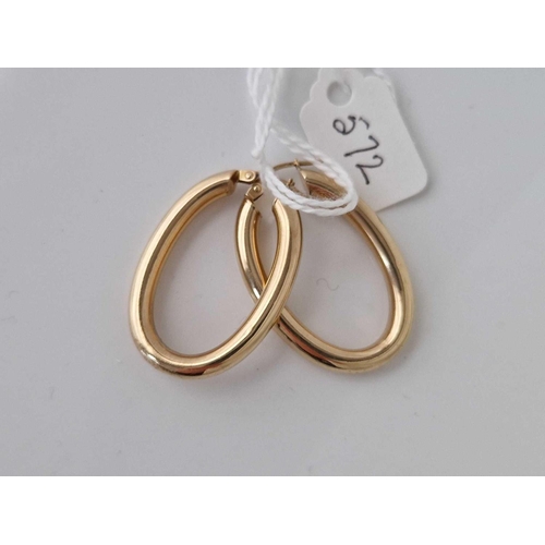 572 - A pair of 9ct hoop earrings 3.4 gms