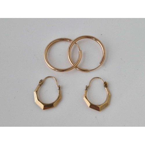 591 - two pairs of hoop earrings 9ct 1.4 gms