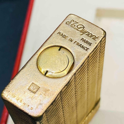 626 - A cased DUPONT lighter