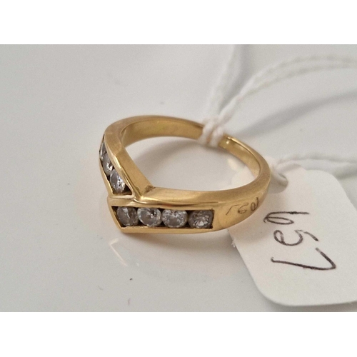 657 - A wishbone ring with diamond 18ct gold size K 4.4 gms