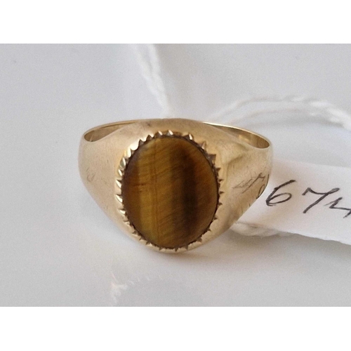 674 - A tigers eye signet ring size S  9ct 3.7 gms