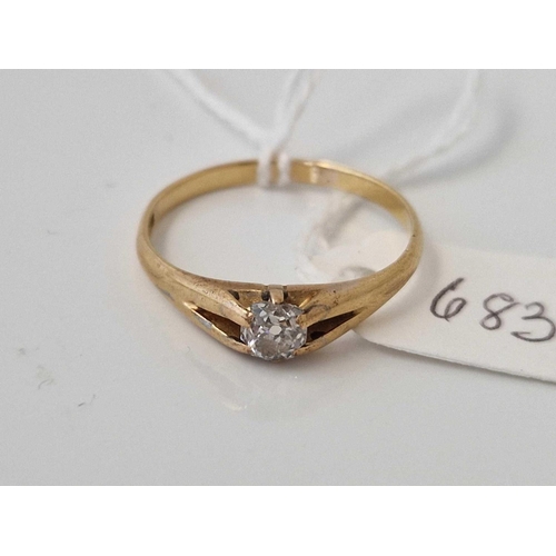 683 - A solitaire diamond ring 18ct gold size V 3.2 gms