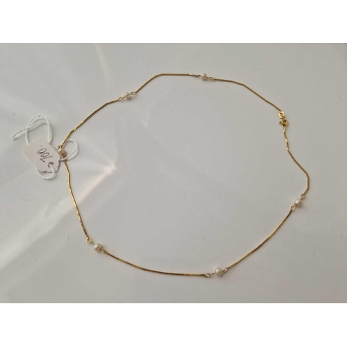 700 - A fancy neck chain with pearls 9ct 18 inch 2.8 gms