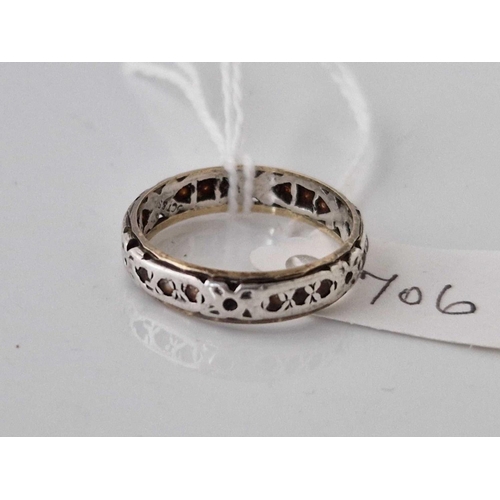 706 - A 9ct and silver eternity ring size Q 2.5 gms