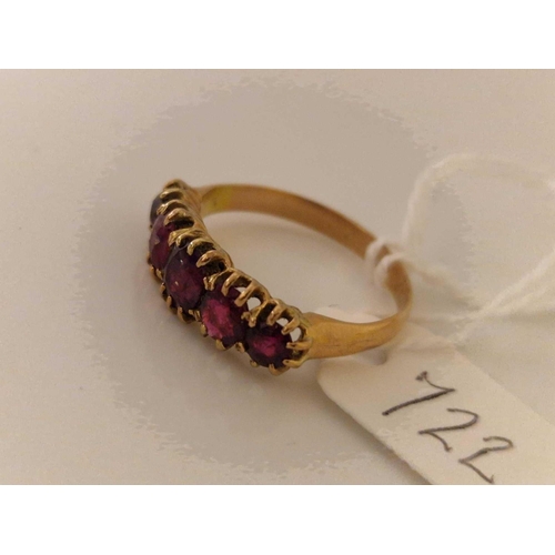 722 - A GOOD VINTAGE 5 STONE RUBY RING IN 18CT ROSE GOLD SIZE P 3.2g inc