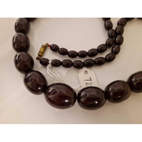 728 - A good necklace of graduated cherry amber 28cm long 67g