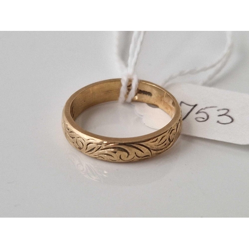 753 - A fancy band ring 9ct size M 3 gms