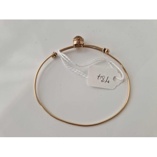 784 - A gold expanding stone set bangle 4.4 gms 60mm diameter