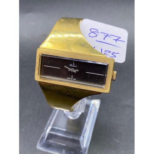 877 - 1970s President stylish sculptured ladies bracelet watch with rectangular face in working order