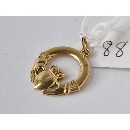 88 - A claddagh pendant 18ct gold 3.7 gms