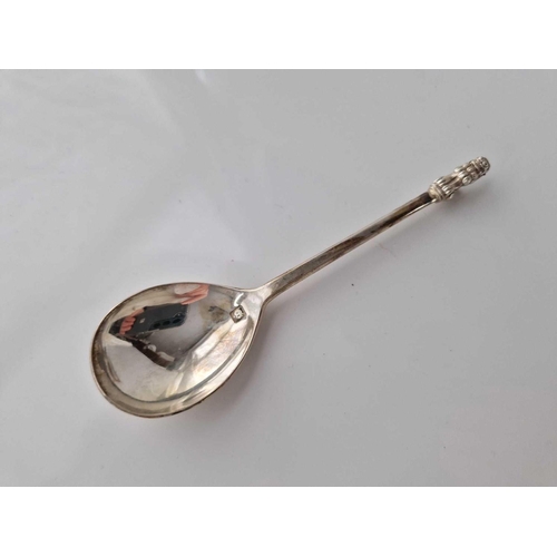 913 - A reproduction Lion top spoon in fitted case, 34g