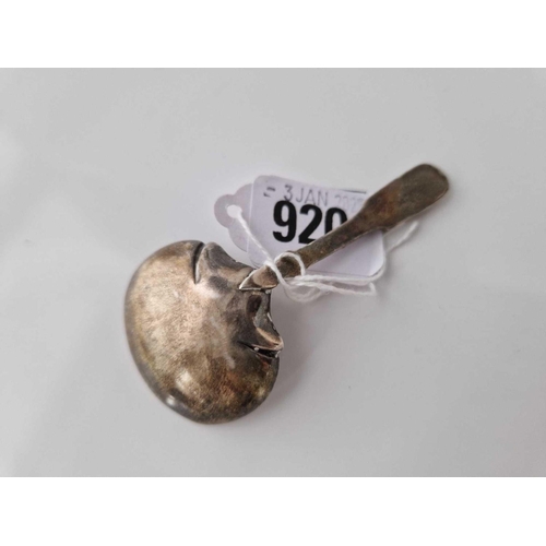 920 - A Georgian caddy spoon with shaped oval bowl, Birmingham by IW?