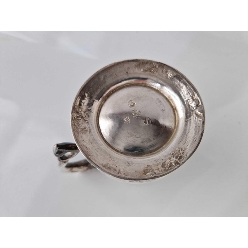 982 - George II half pint tankard with leaf capped handle and spreading foot. London 1746. Script JC?. 195... 