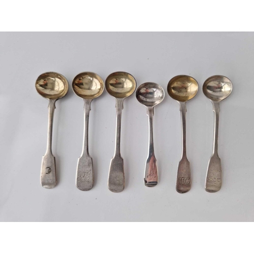 988 - Six more Georgian and Victorian salt spoons fiddle pattern