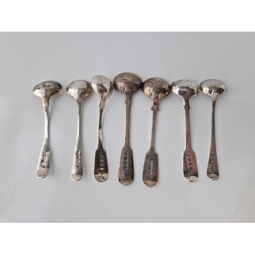 991 - Seven various Georgian fiddle pattern salt spoons Exeter etc