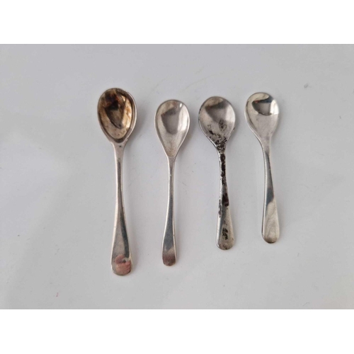 993 - Four more small cruet spoons