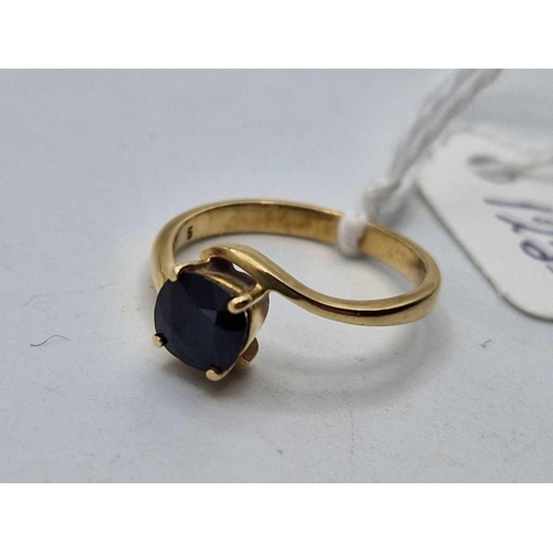 125 - A sapphire ring 14ct gold size K 2.3 gms