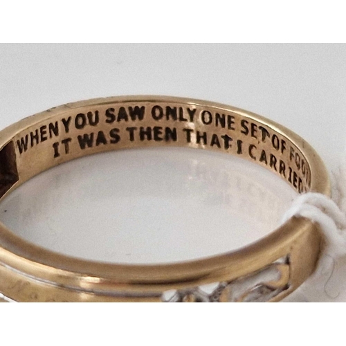 135 - A gold MOTTO ring, 9ct, size S, 2.1 g.