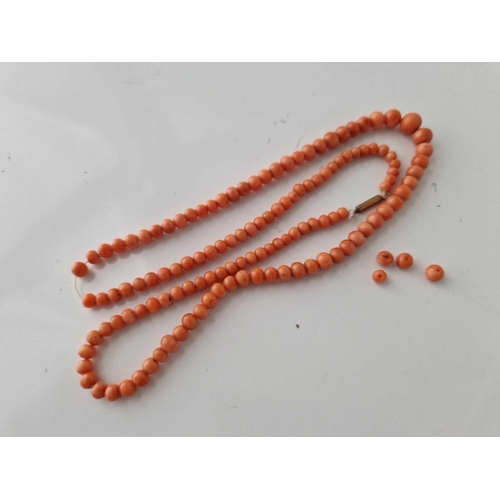 17 - A coral bead necklace A/F