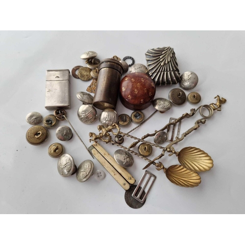 18 - A bag of assorted costume jewellery and other items