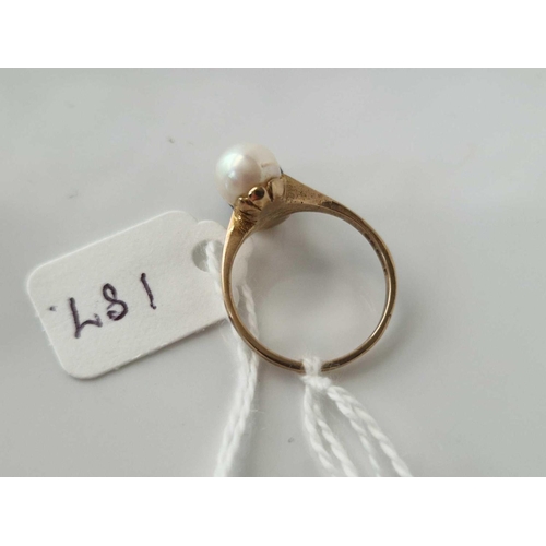 187 - A two stone pearl ring, 9ct, size M, 3.4 g.