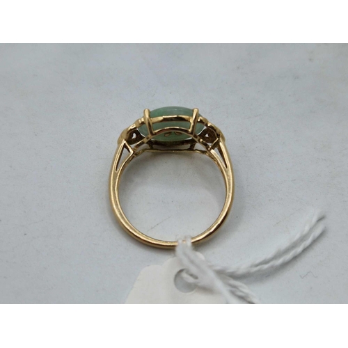 261 - A gold and jade Oriental star ring, 14ct, size P, 2.9 g.