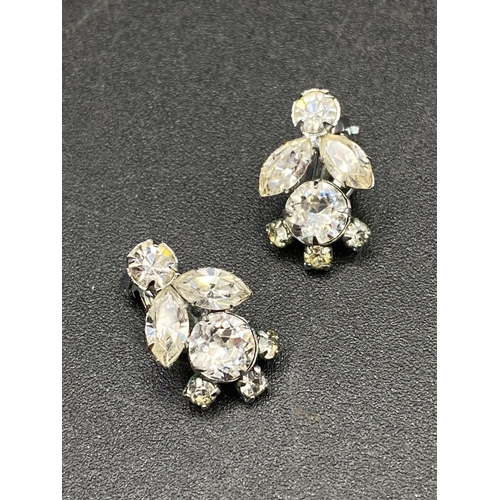 314 - A pair of Bohemian crystal flower clip on earrings