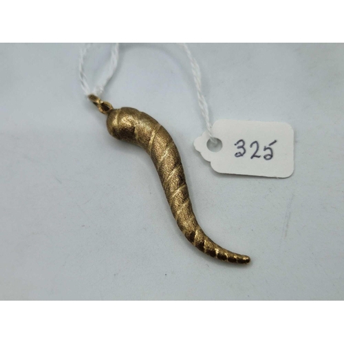 325 - A large Italian horn pendant 9ct 2.7 gms