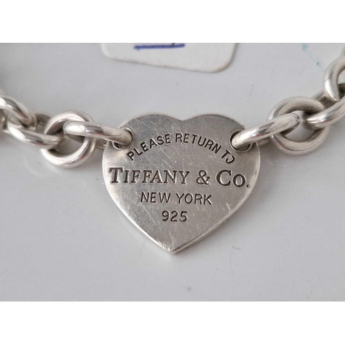 34 - A silver Tiffany bracelet 7 inch