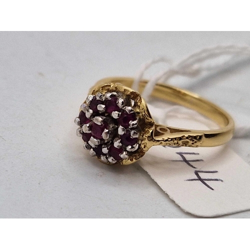 344 - A GARNET CLUSTER RING 18CT GOLD SIZE N 4.4 GMS