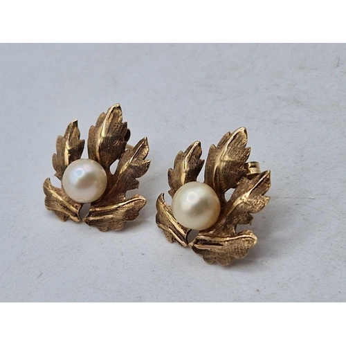 348 - A pair of leaf ear studs with pearls 9ct 3 gms