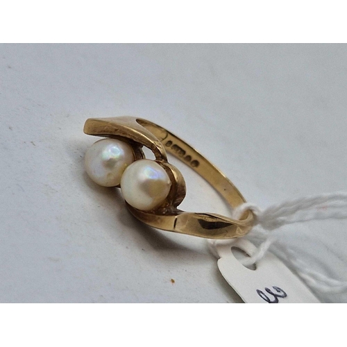 350 - A two pearl ring 9ct size N 3.8 gms