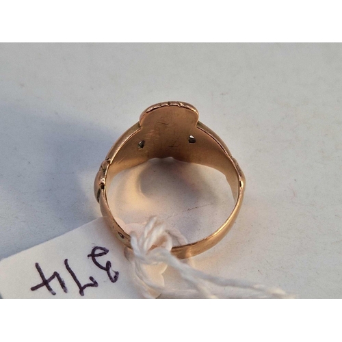 374 - A heavy rose gold hand and heart ring, 9ct, 5.8 g, size P