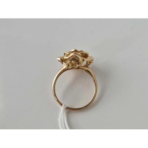 399 - A rose design ring, 9ct, size R, 4.9 g.