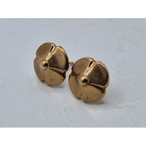 42 - A pair of mushroom ear studs 9ct 2,2 gms