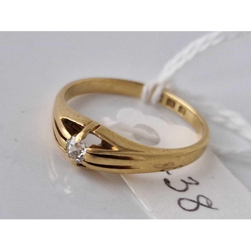 438 - A solitaire diamond ring 18ct gold size P 3.3 gms