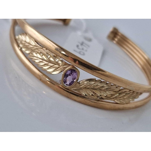 439 - A 9ct bangle 6.8 gms