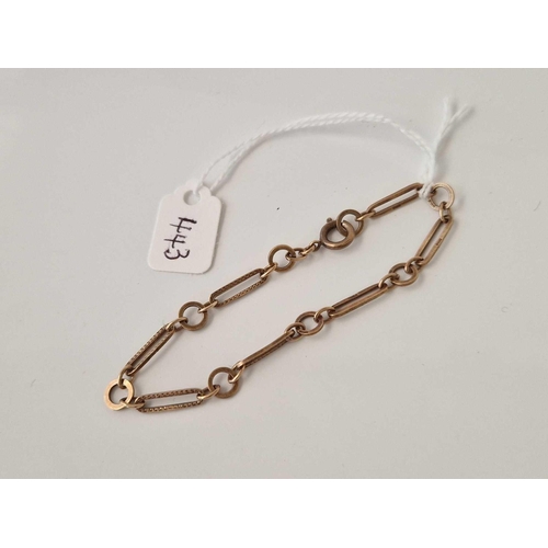 443 - A long and short link bracelet, 9ct, 7 inch, 4.6 g.