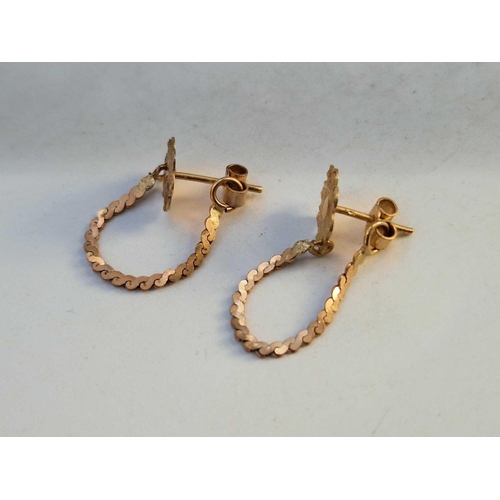 459 - A pair of gold flower earrings, 9ct