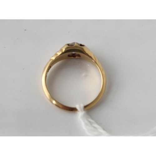 474 - A solitaire diamond ring 18ct gold size K 3.5 gms