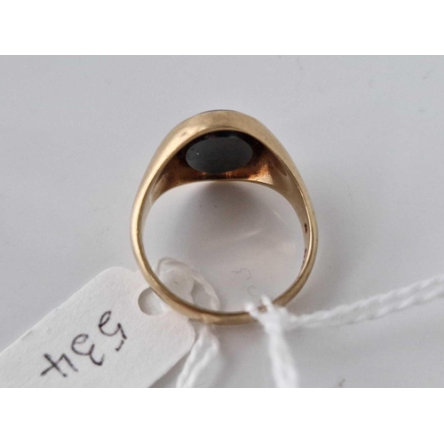 534 - A gents signet ring with intaglio 9ct size R 6.2 gms