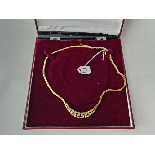 71 - A QUALITY GREEK DESIGN GOLD PANEL NECKLACE SET WITH 21 DIAMONDS 18 INCH 27 GMS BOXED