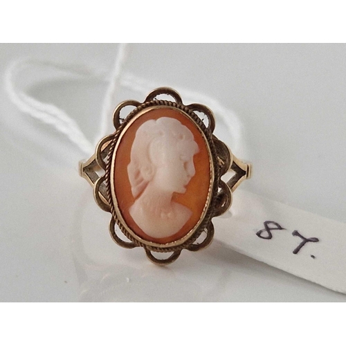 87 - A cameo ring, 9ct, size P, 3 g