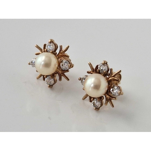 89 - A pair of pearl earrings, 9ct