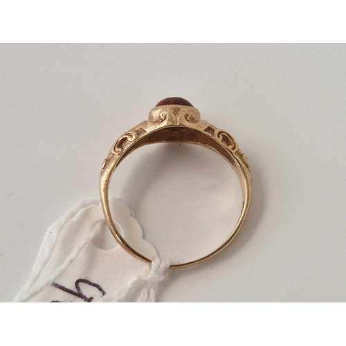 90 - A fancy ring with gold stone, 9ct, size M, 2.3 g.