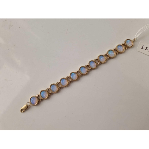 127 - A OPAL BRACELET 9CT