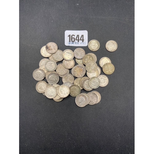 1644 - Post 1920 silver 3d coins, 74g